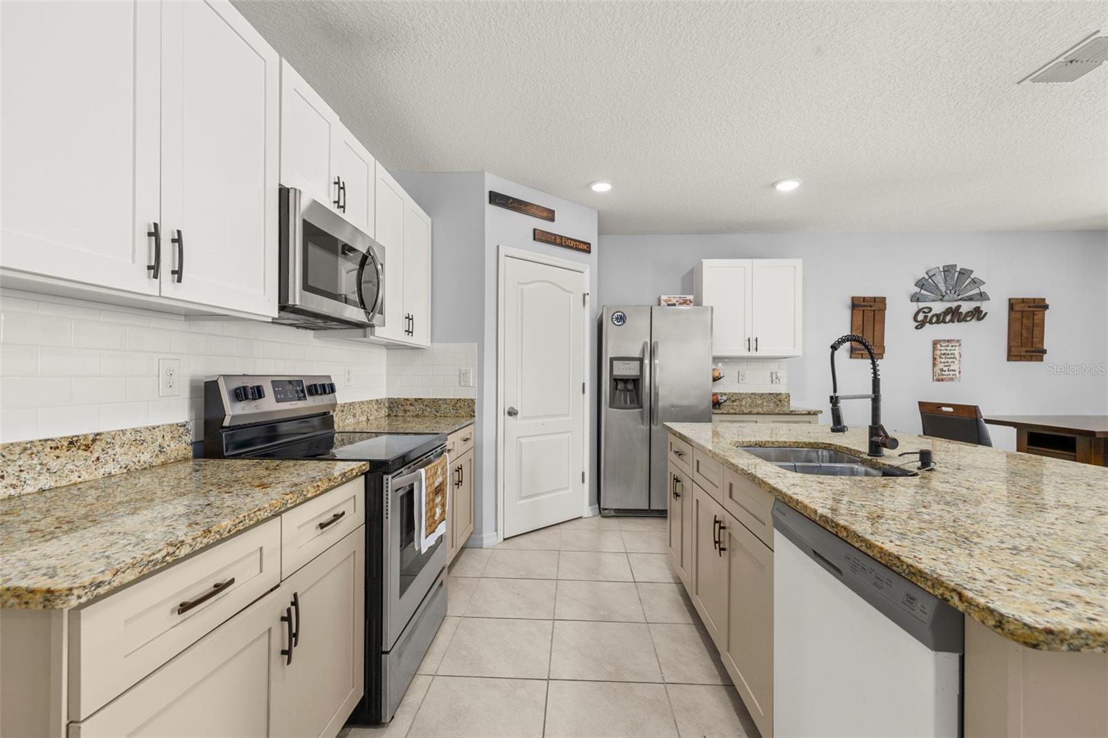 Image 13 of 52 For 5108 Fiddlewood Way