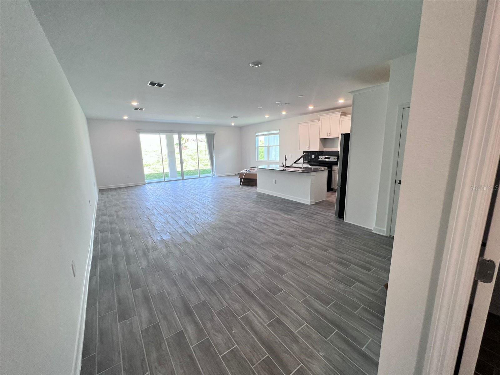 Image 2 of 33 For 2817 Camden Way