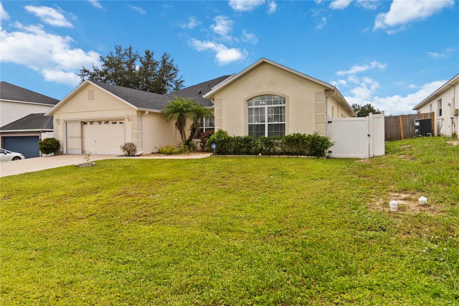 Image 2 of 31 For 8 Sawfish Lane