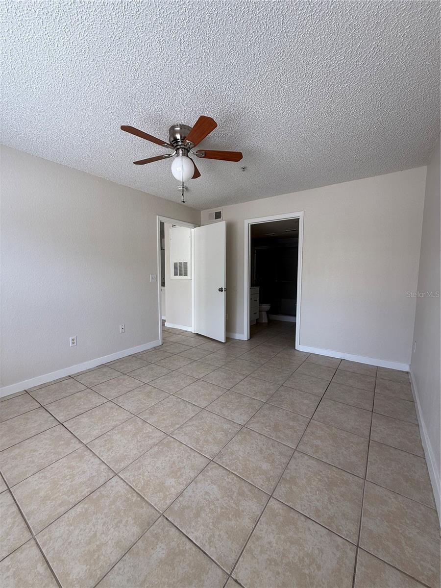 Image 36 of 51 For 2201 Key West Court 314