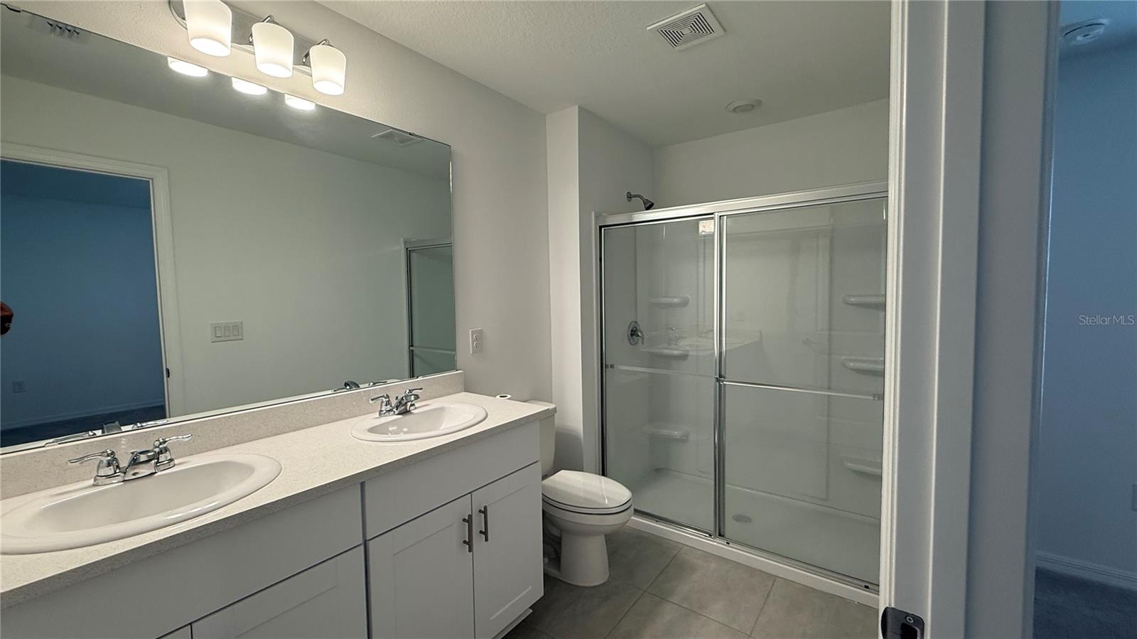 Listing photo id 14 for 3006 Canary Avenue