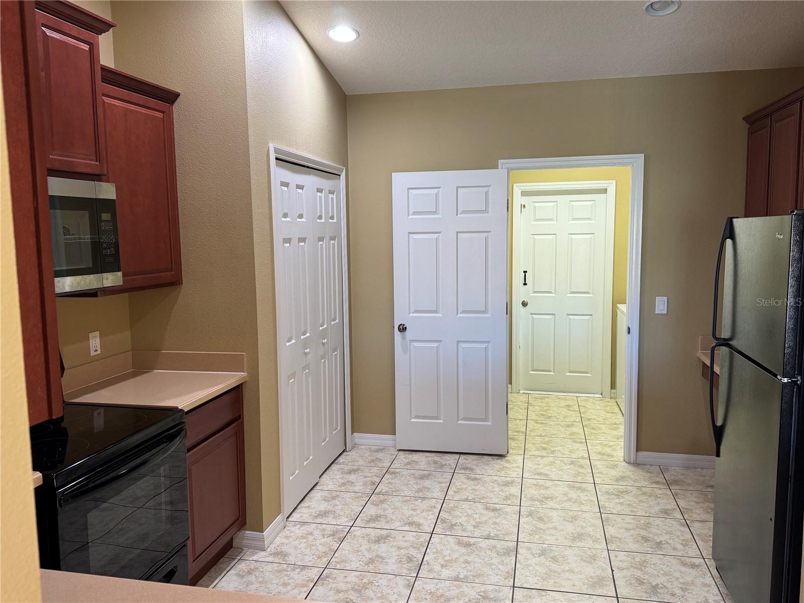 Image 4 of 20 For 4026 Marina Isle Drive