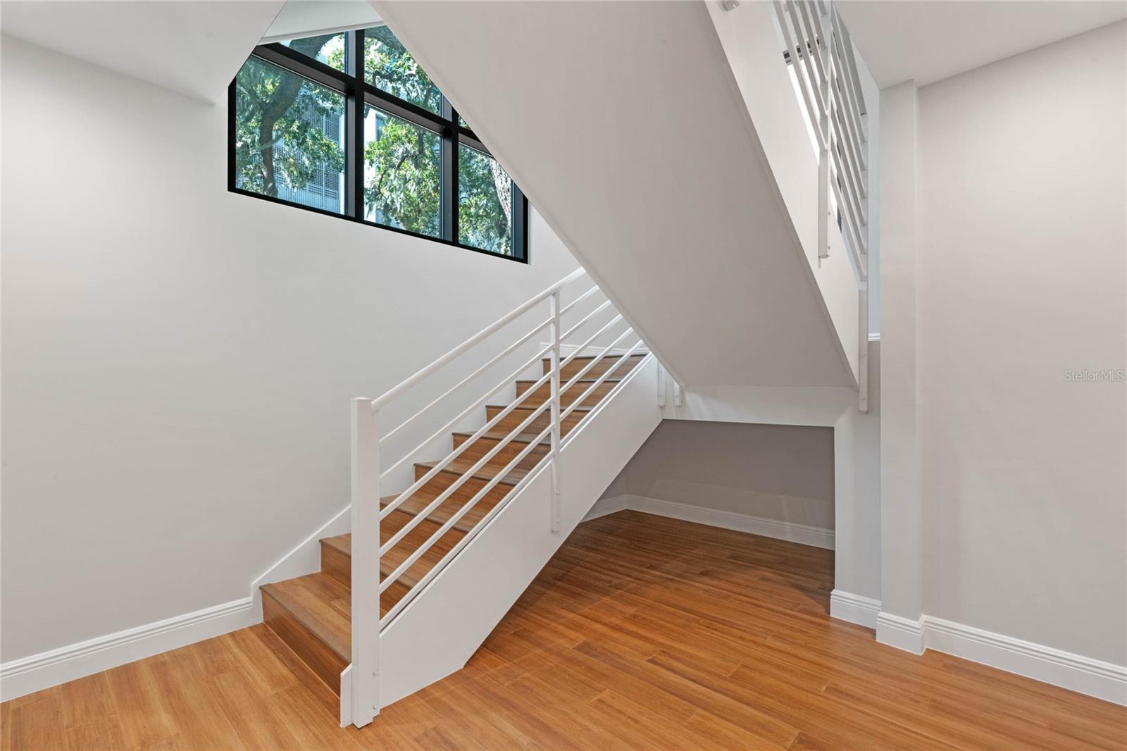 Image 10 of 42 For 460 Jackson Street 3
