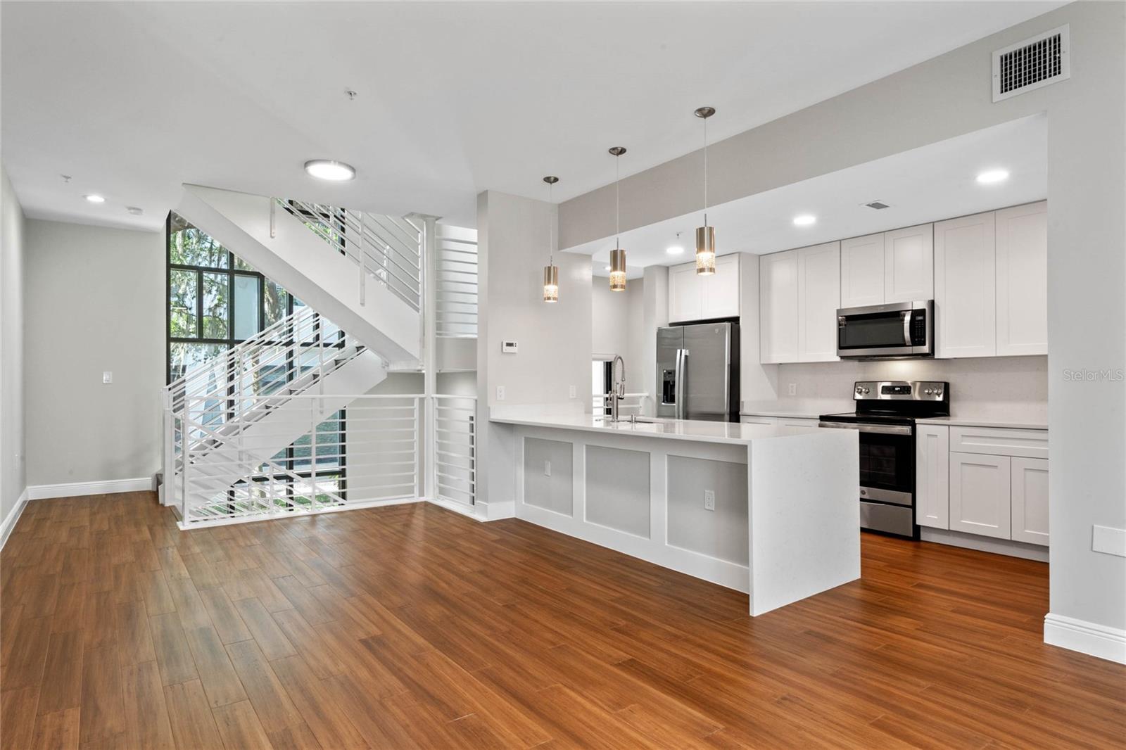 Image 11 of 42 For 460 Jackson Street 3