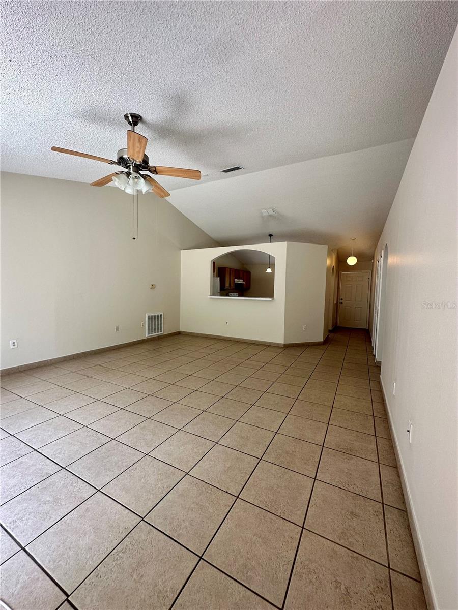 Image 10 of 22 For 1112 Chesterfield Court