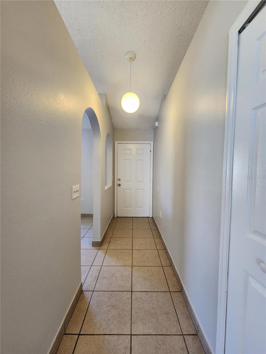 Image 14 of 22 For 1112 Chesterfield Court