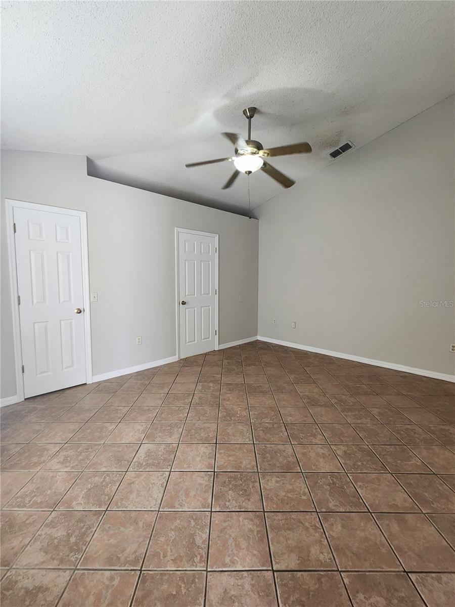 Image 16 of 22 For 1112 Chesterfield Court