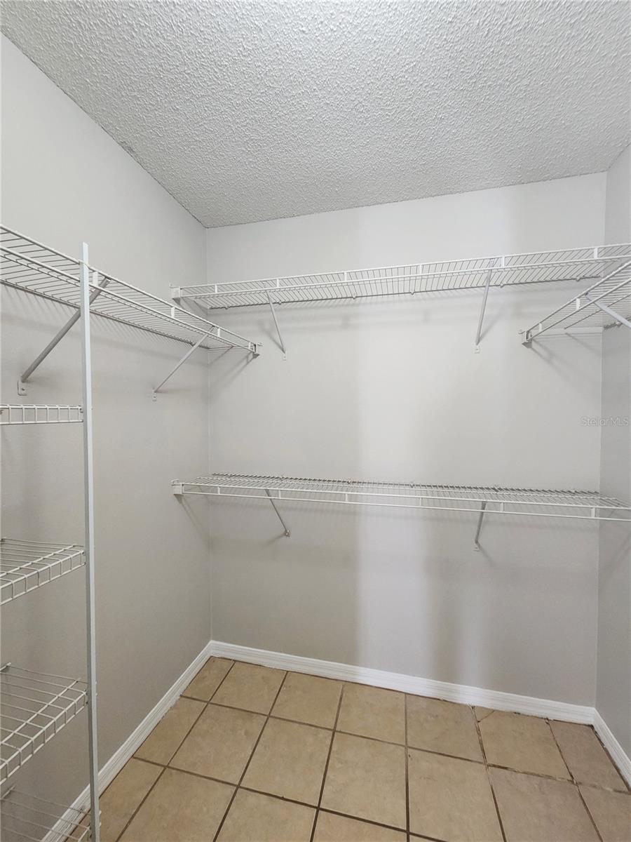 Image 19 of 22 For 1112 Chesterfield Court