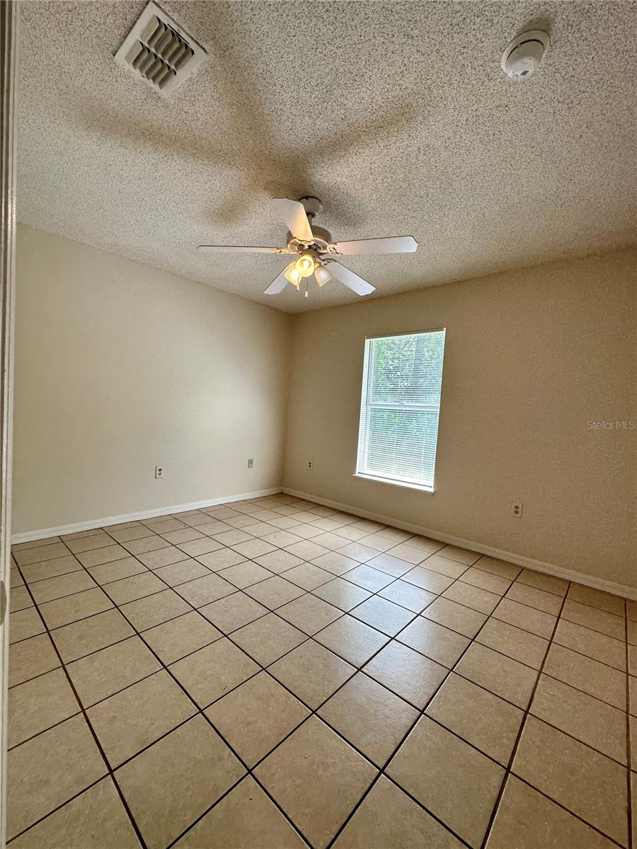 Image 7 of 22 For 1112 Chesterfield Court