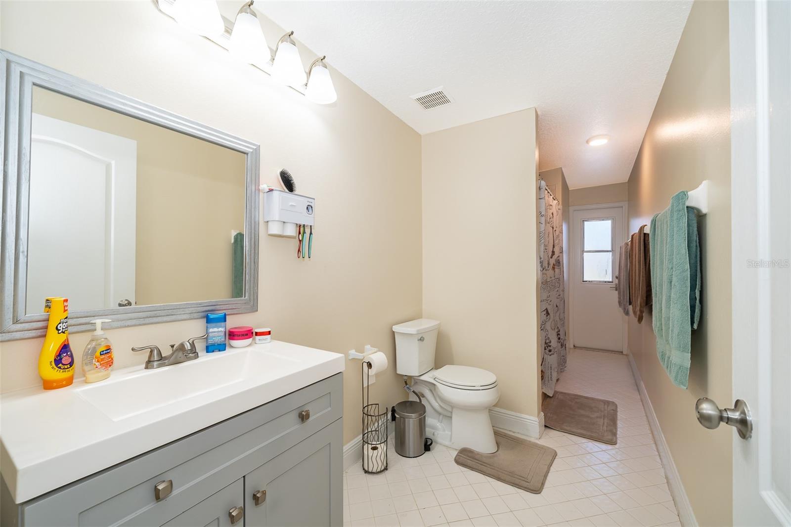 Image 20 of 31 For 2715 Rismen Court