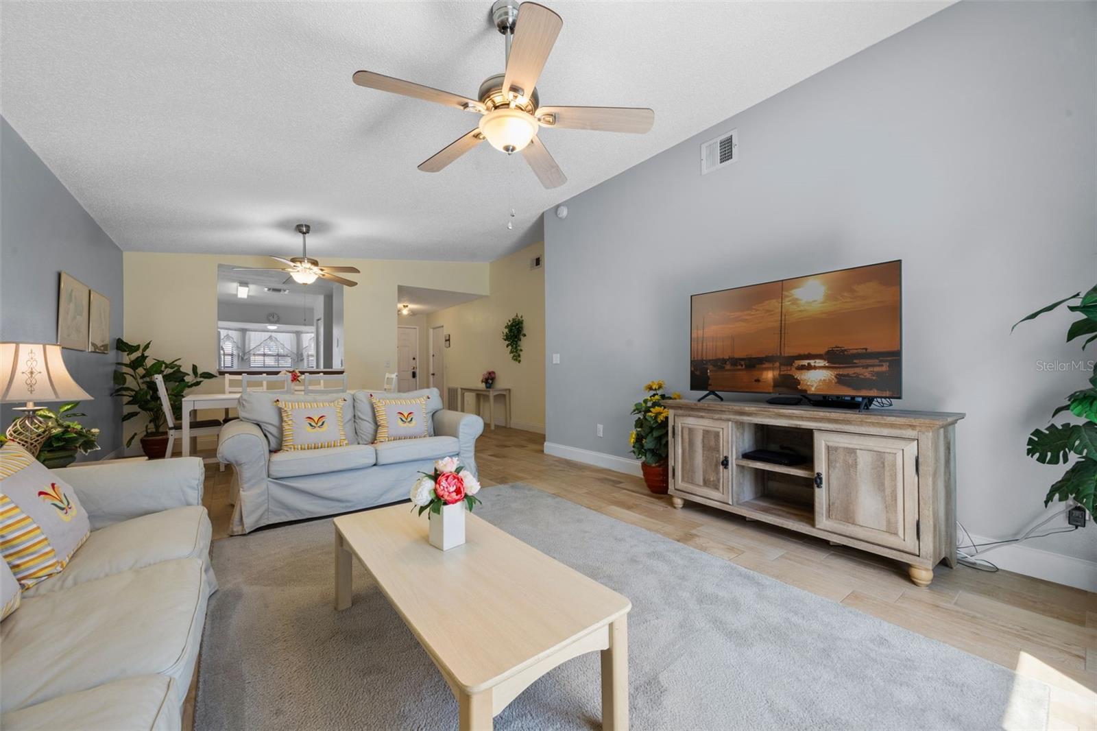 Image 19 of 72 For 4729 Windwood Drive