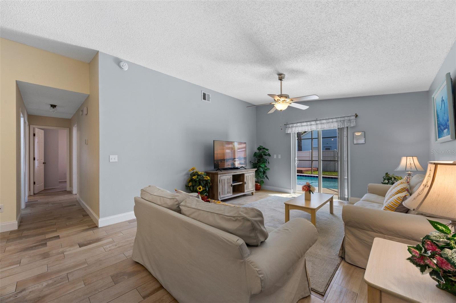 Image 20 of 72 For 4729 Windwood Drive