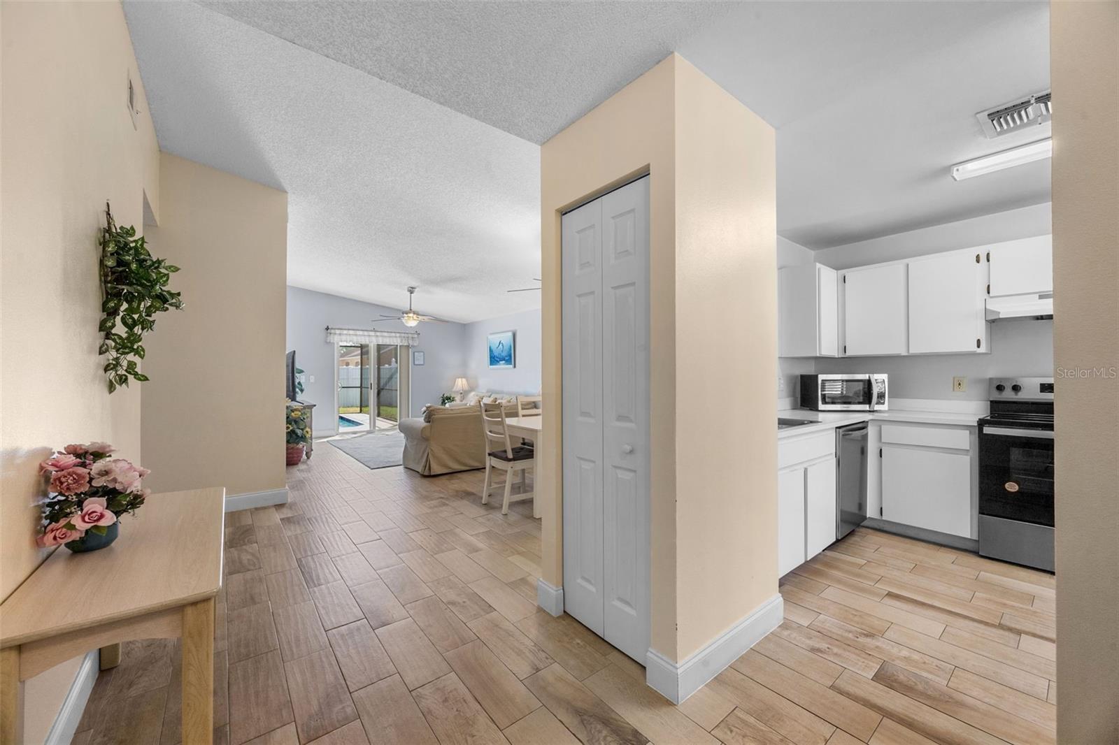 Image 26 of 72 For 4729 Windwood Drive