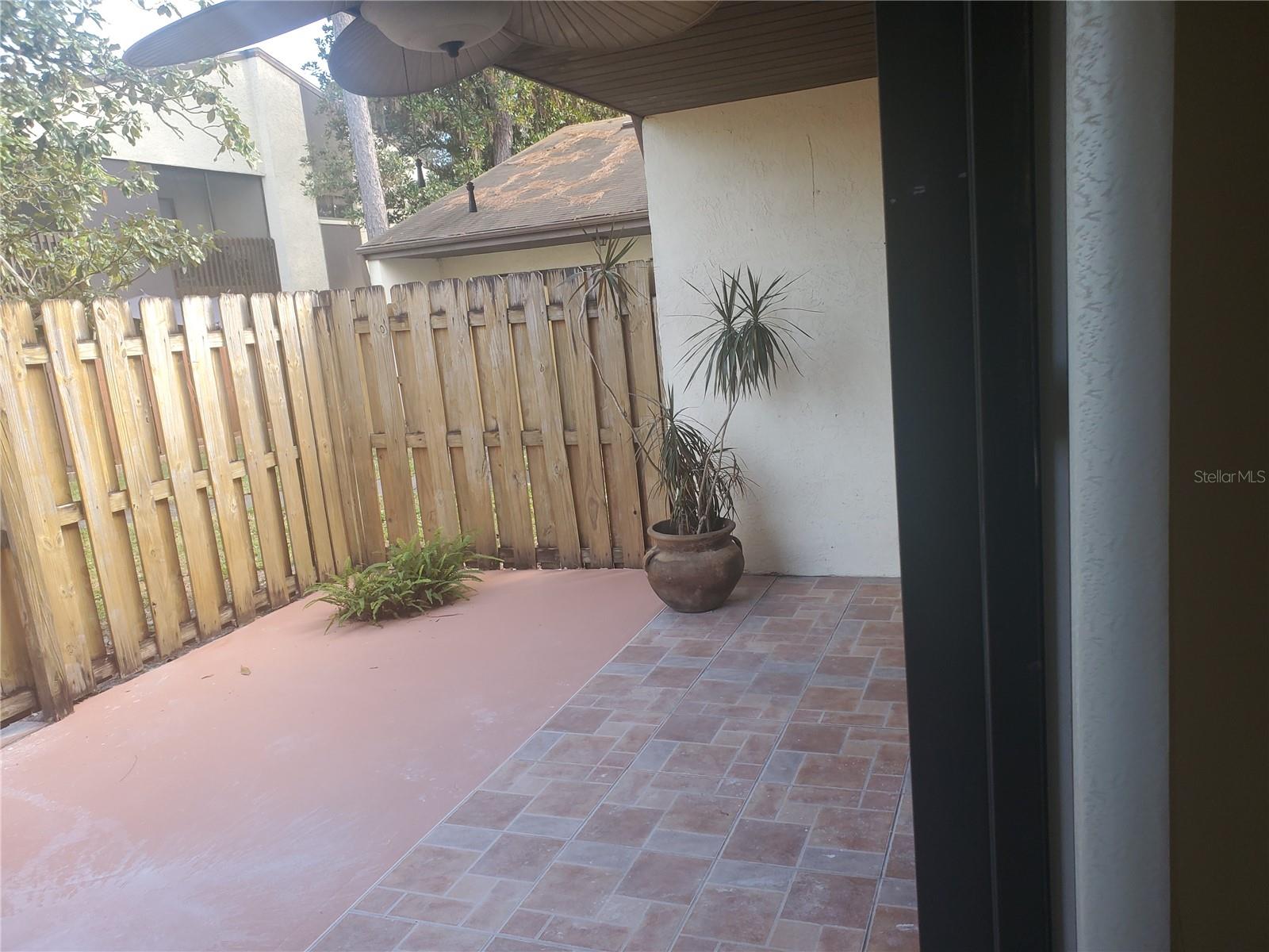 Image 4 of 26 For 2647 Surrey Court 2647
