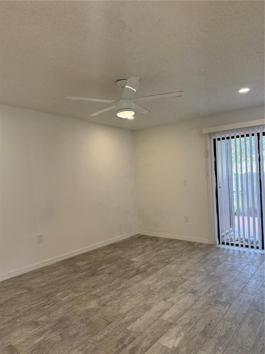 Image 6 of 26 For 2647 Surrey Court 2647