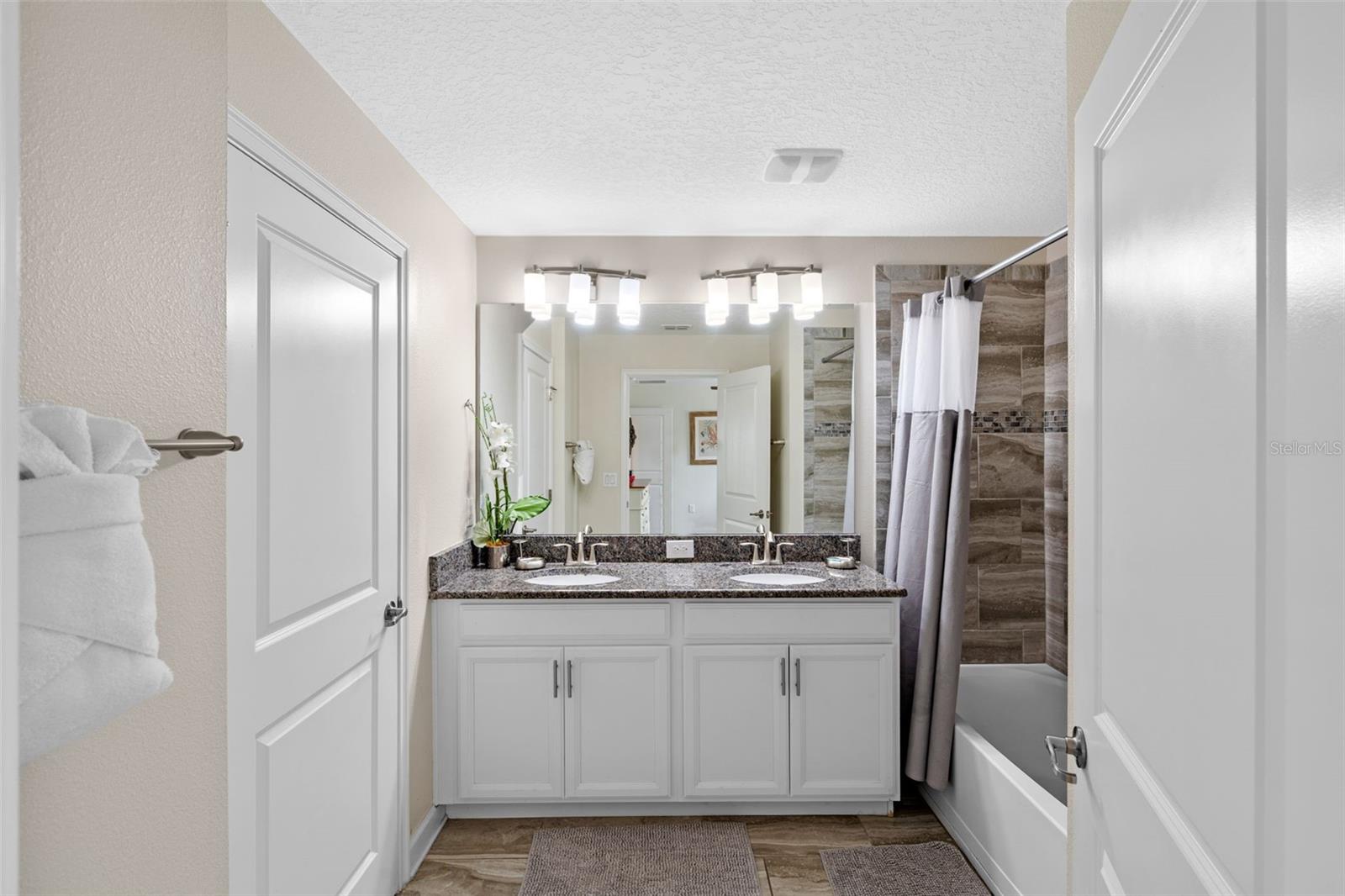 Image 14 of 52 For 9059 Dogleg Drive