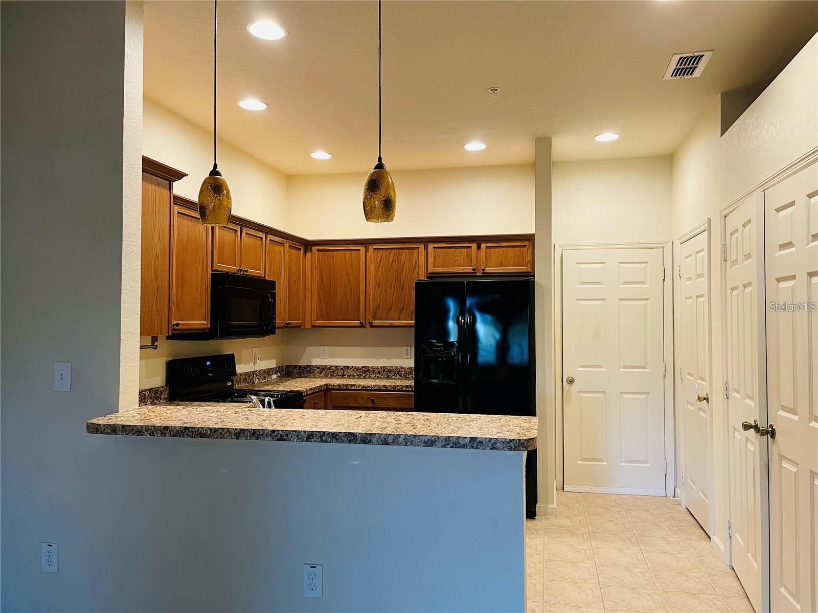 Image 4 of 12 For 3084 Ashland Lane N