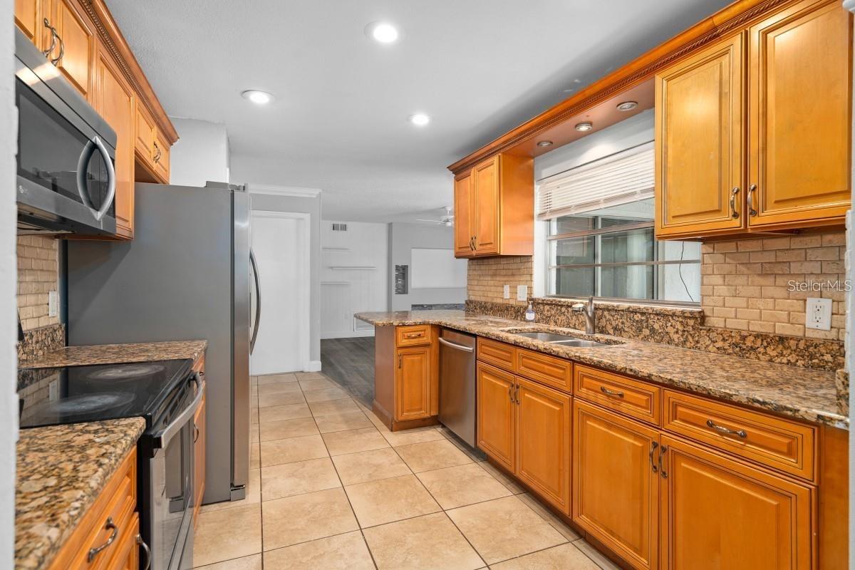 Image 3 of 24 For 6928 Sugarbush Drive