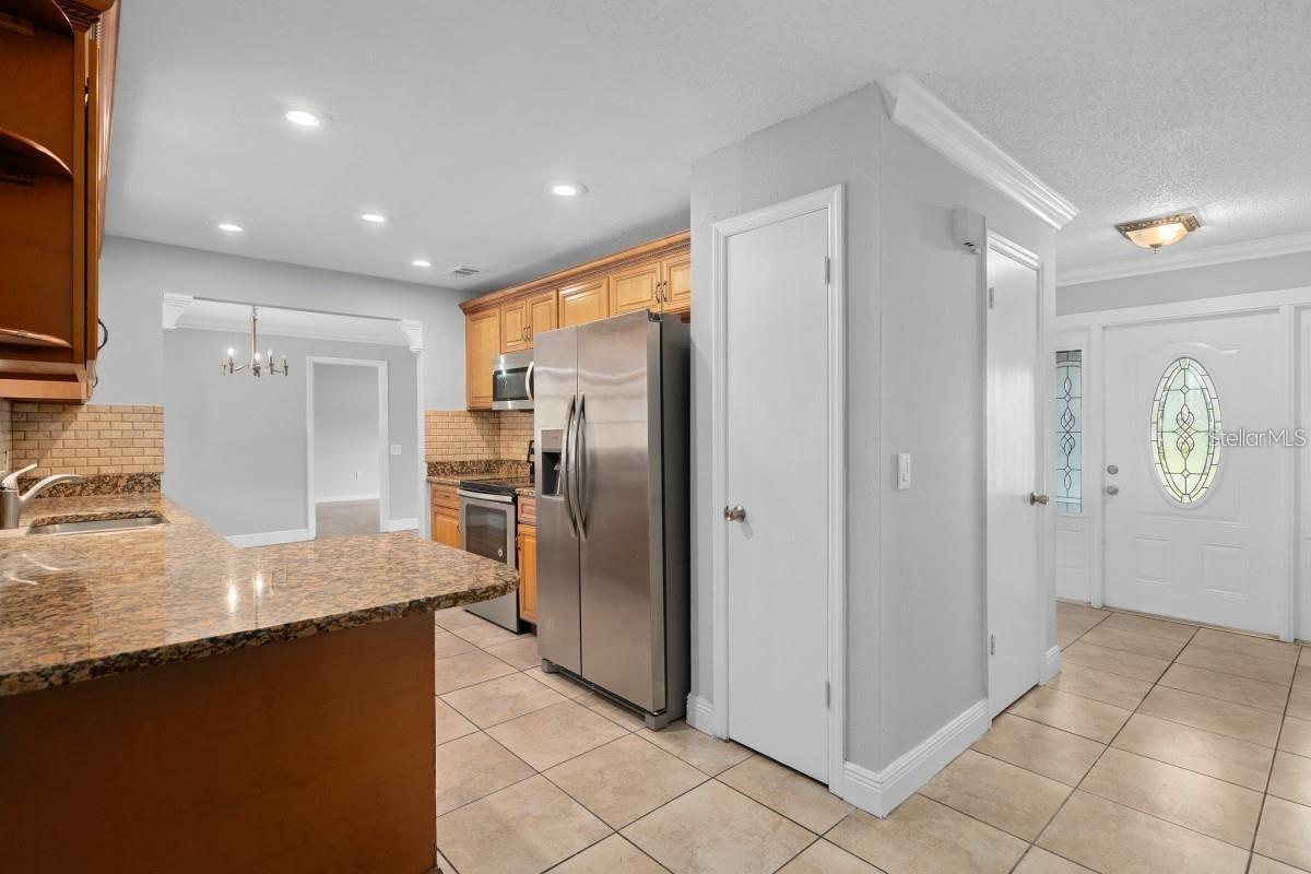 Image 4 of 24 For 6928 Sugarbush Drive