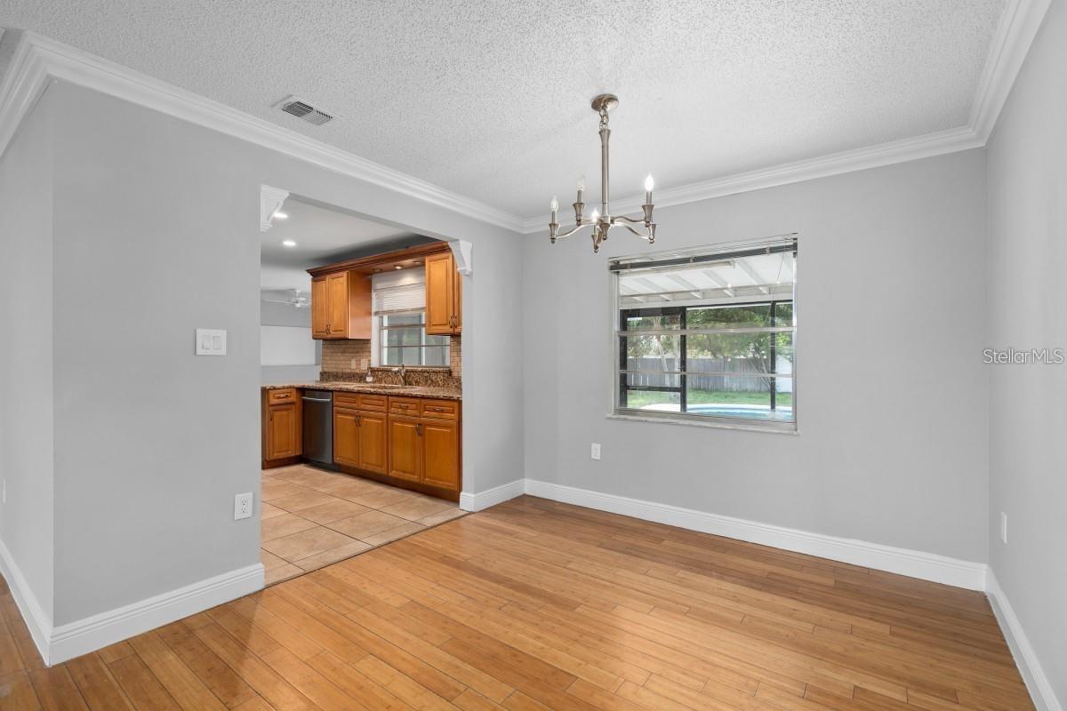 Image 5 of 24 For 6928 Sugarbush Drive