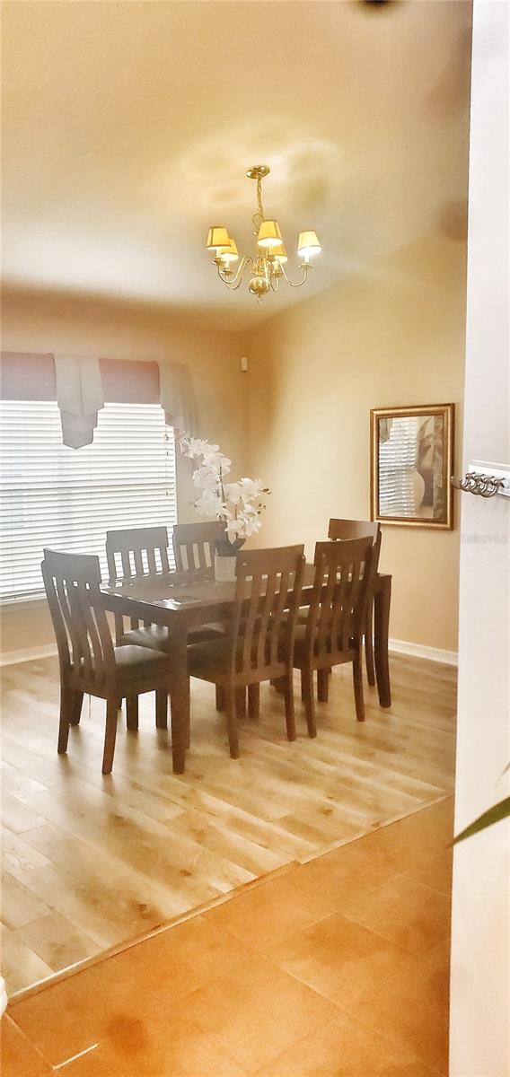 Image 9 of 25 For 525 Paloma Drive