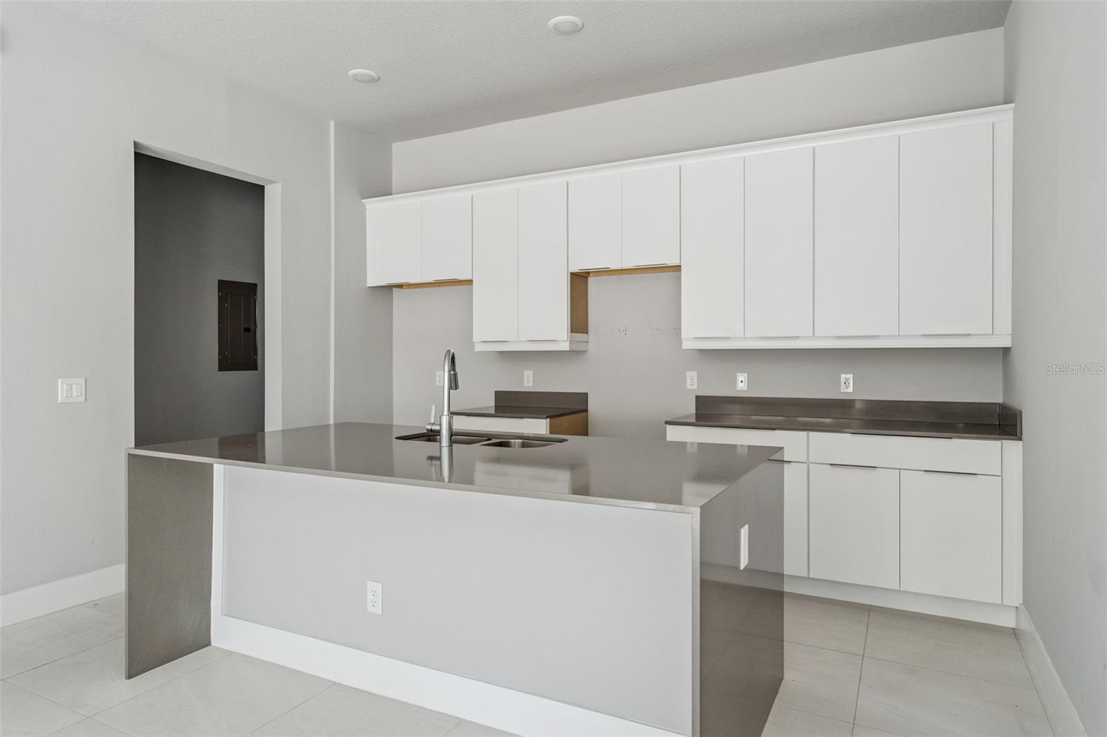 Image 4 of 29 For 7760 Sandy Ridge Drive 112