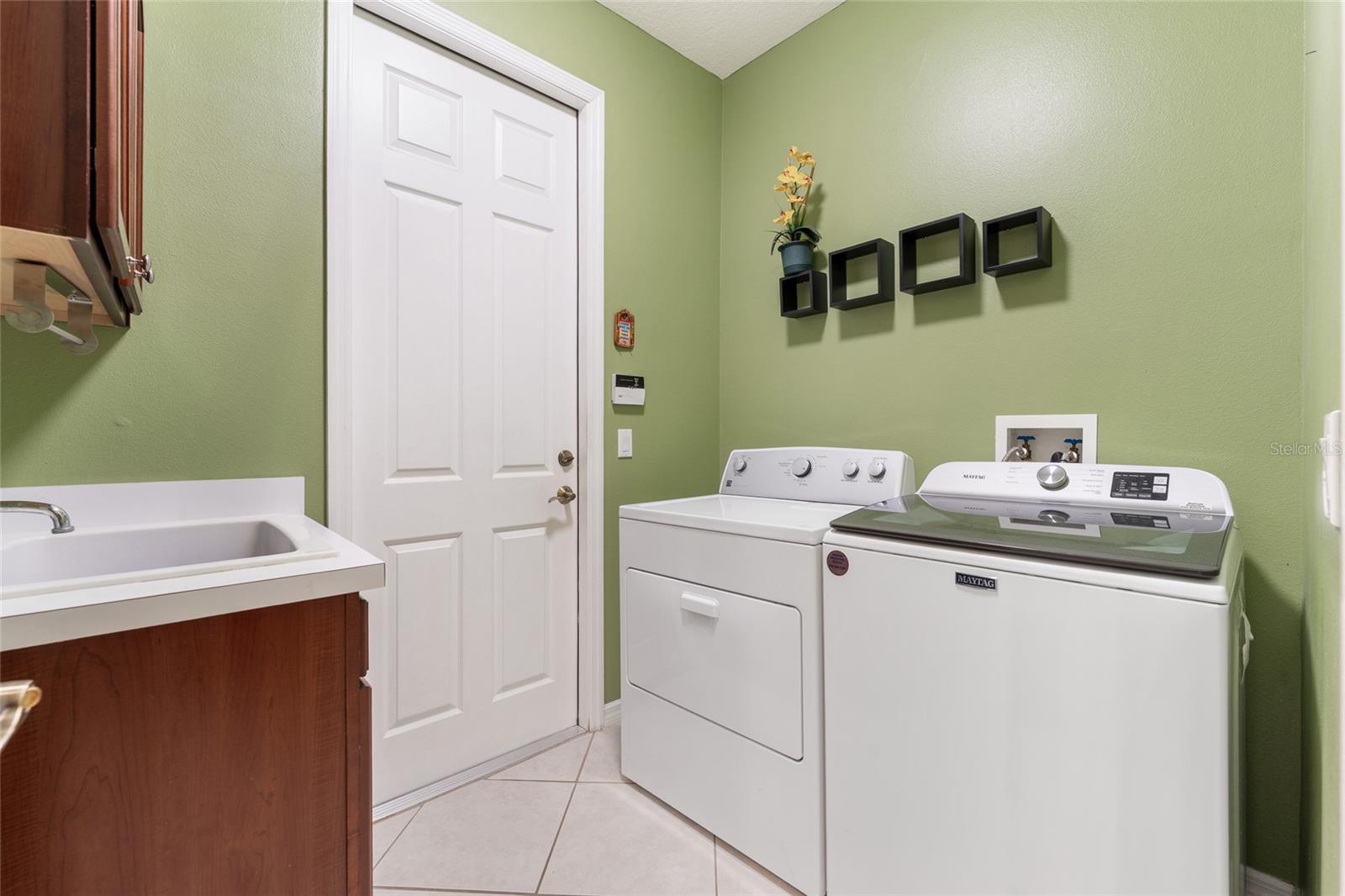 Image 16 of 38 For 3330 Earle Court