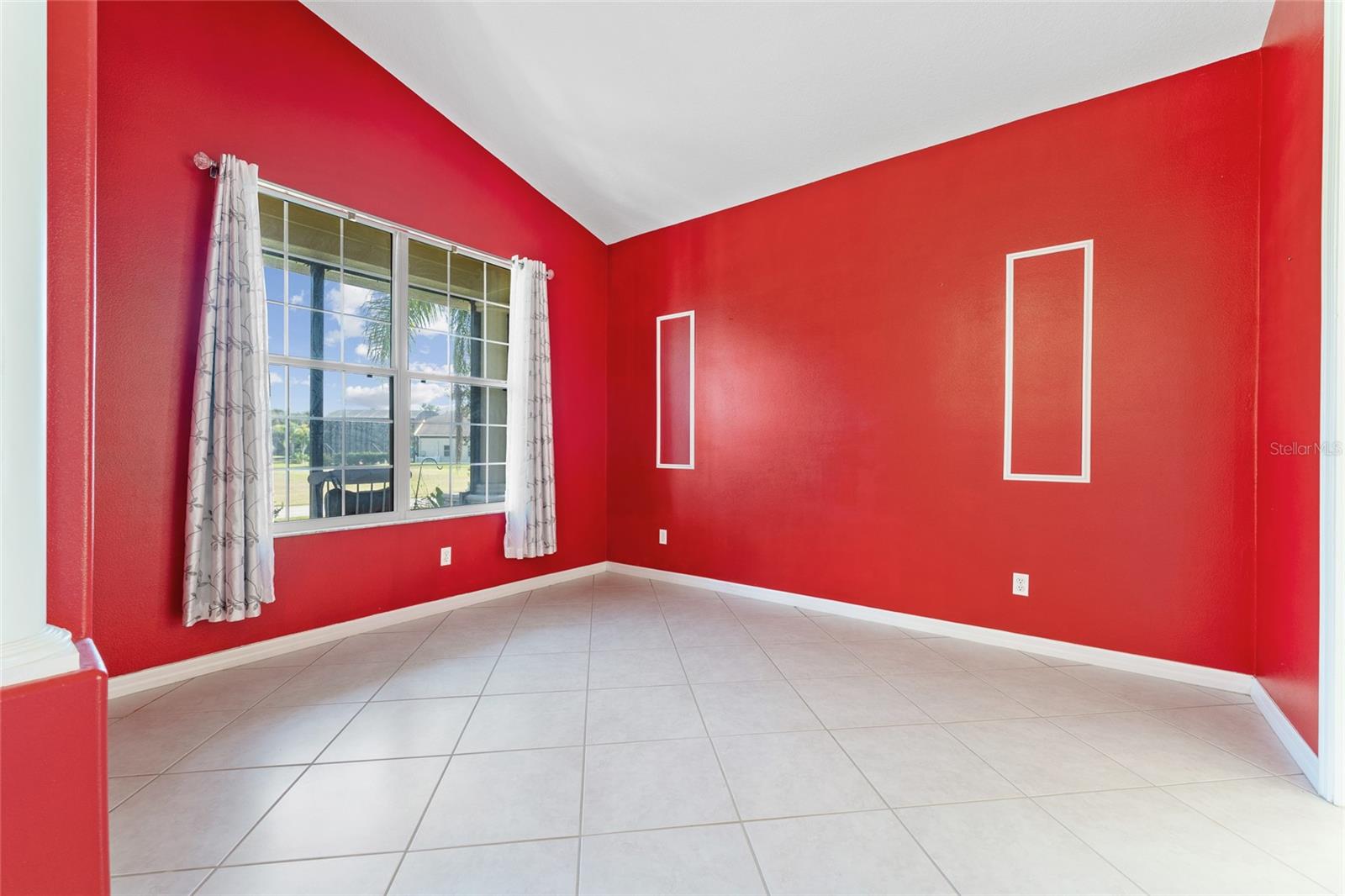 Image 18 of 38 For 3330 Earle Court