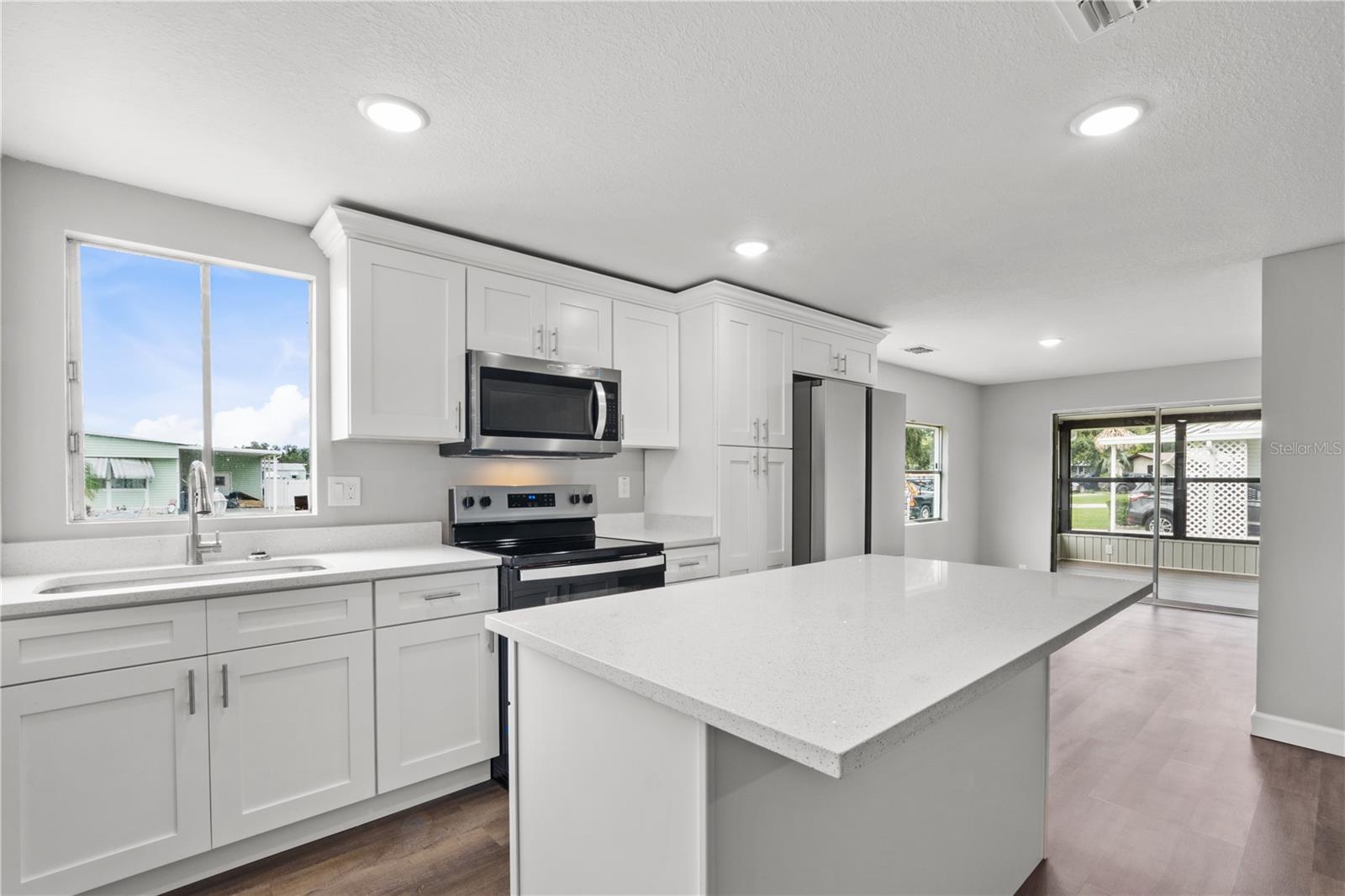 Image 6 of 32 For 9029 Sarah Drive