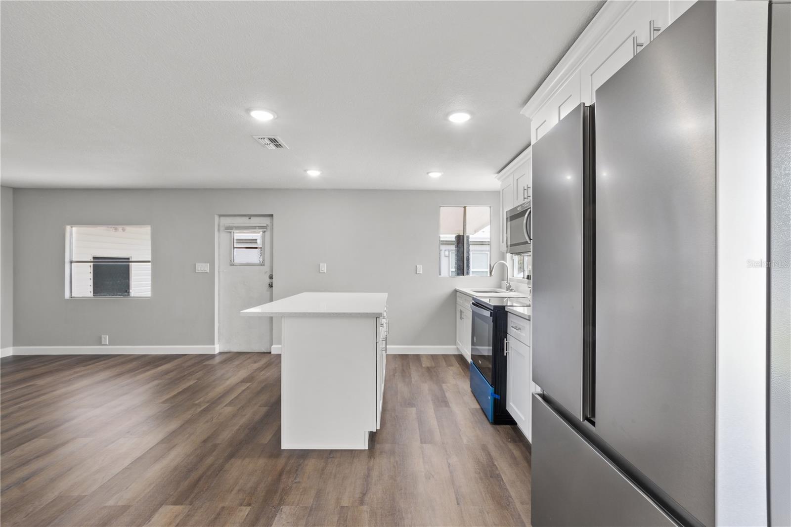 Image 8 of 32 For 9029 Sarah Drive