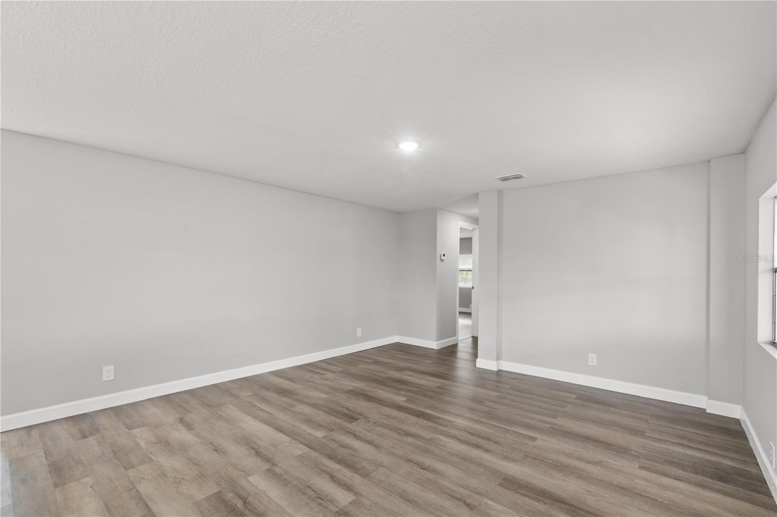 Image 9 of 32 For 9029 Sarah Drive