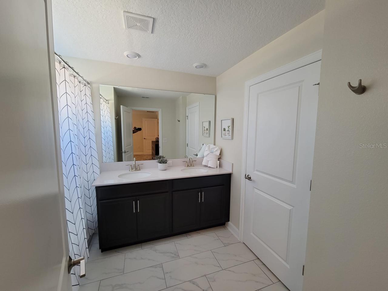 Image 18 of 29 For 1184 Challenge Drive