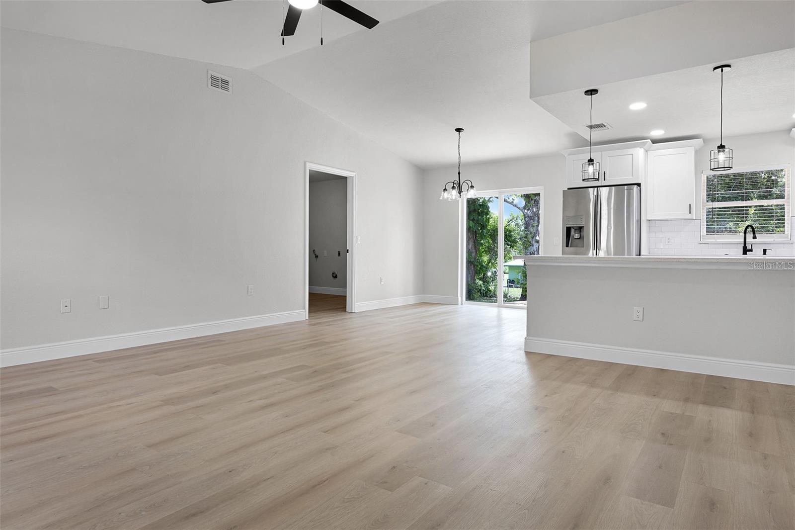 Image 3 of 8 For 245 Ricklynn Avenue