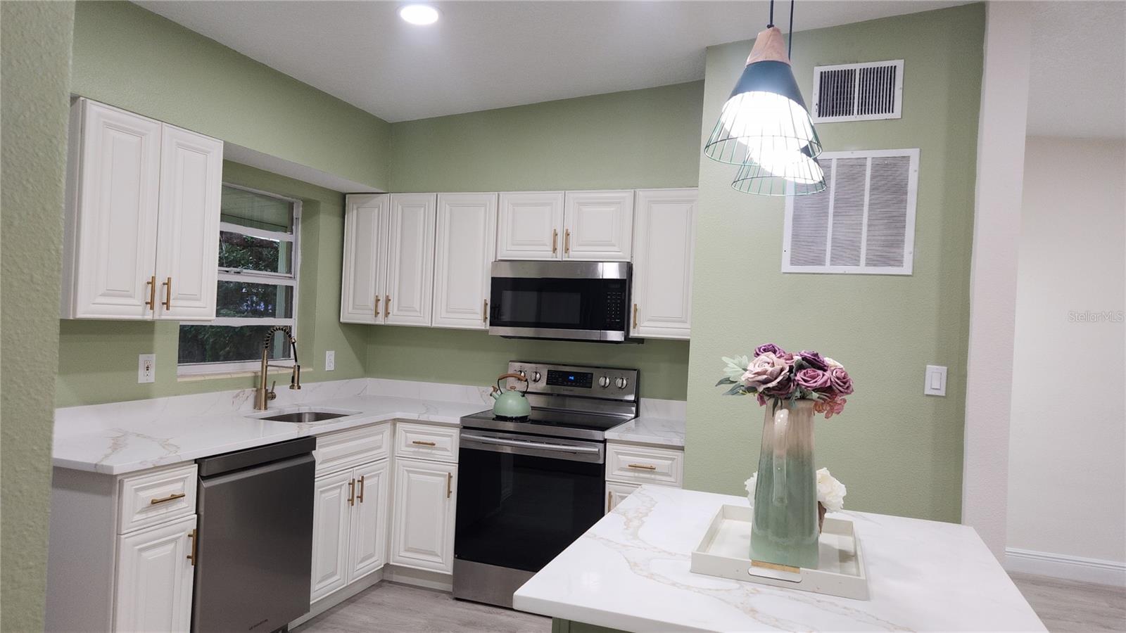 Image 4 of 33 For 1711 37th Street