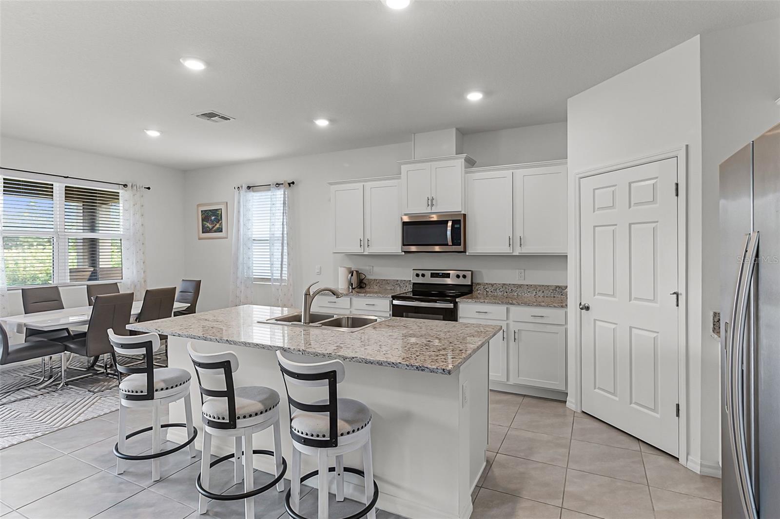 Image 11 of 39 For 2193 Capital Drive Se