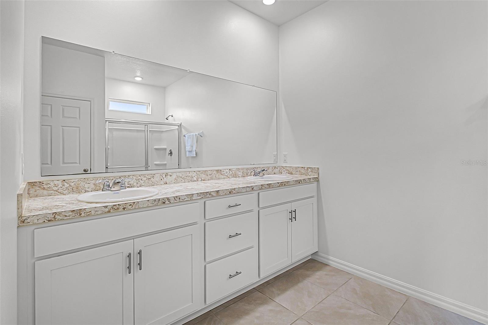Image 12 of 39 For 2193 Capital Drive Se