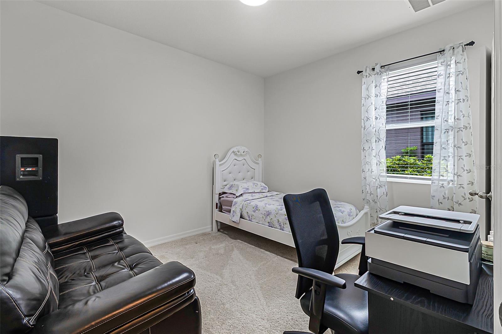 Image 19 of 39 For 2193 Capital Drive Se