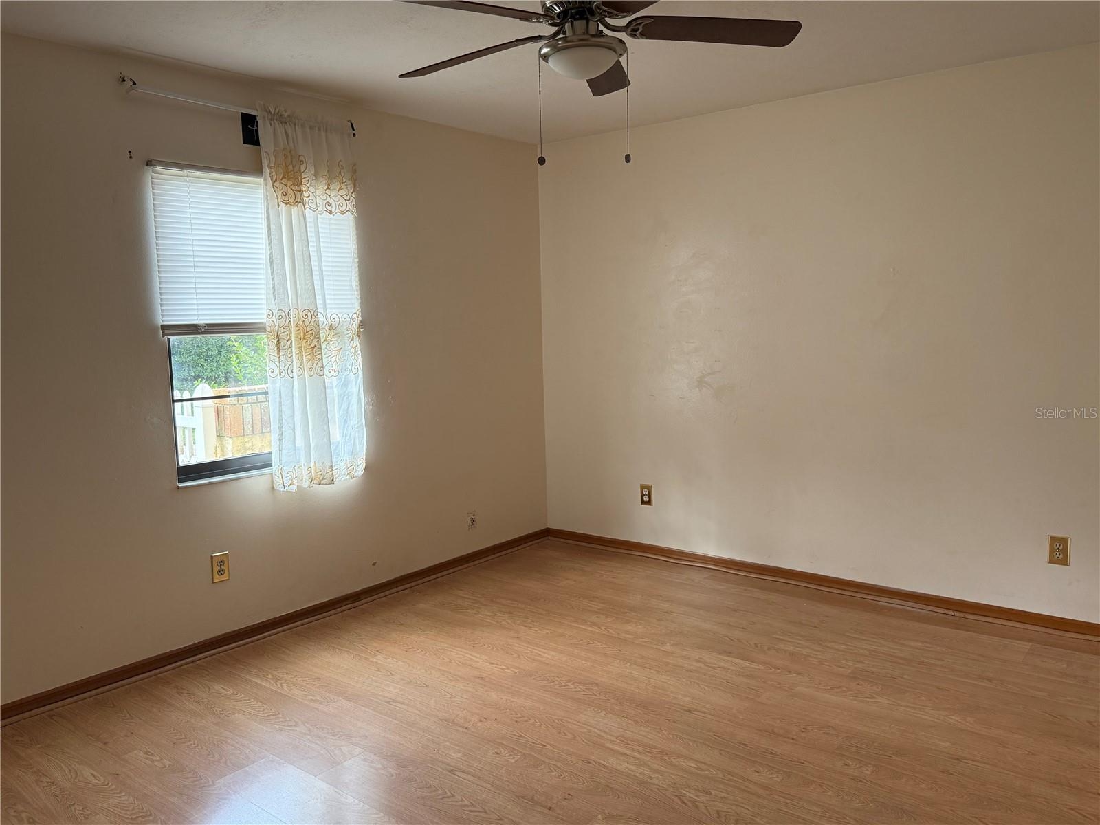 Image 25 of 44 For 1671 Anorada Boulevard