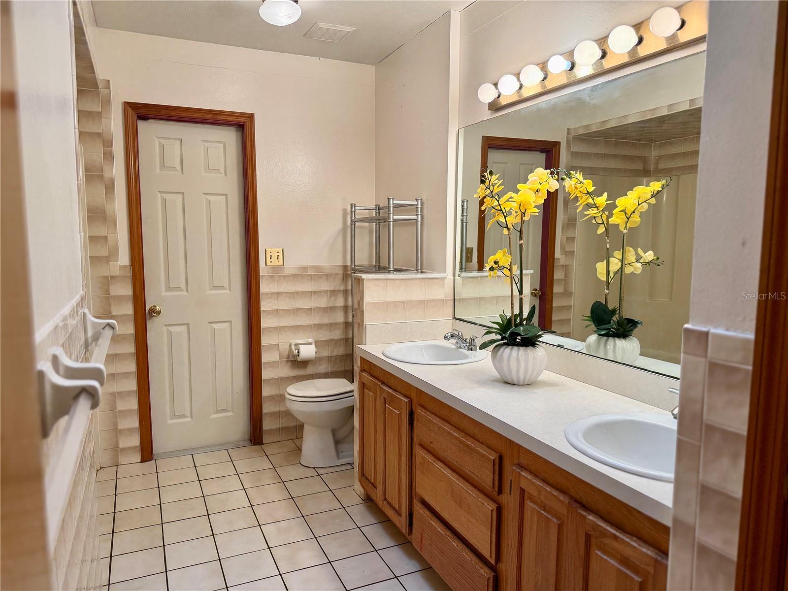 Image 28 of 44 For 1671 Anorada Boulevard