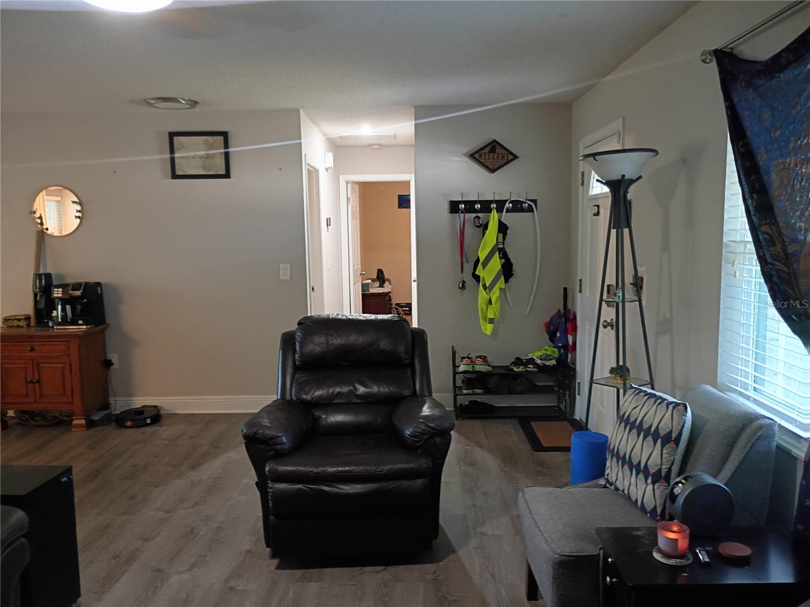 Image 7 of 38 For 262 Clara Vista Street