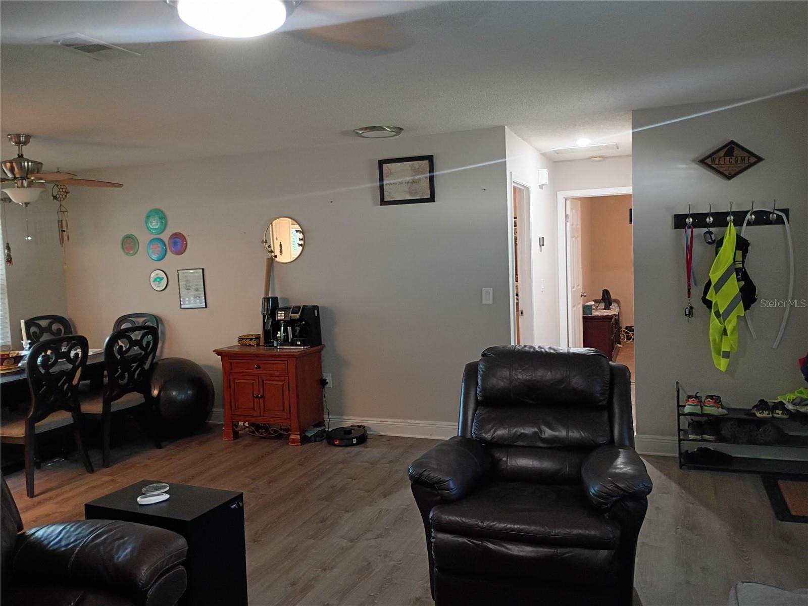 Image 8 of 38 For 262 Clara Vista Street