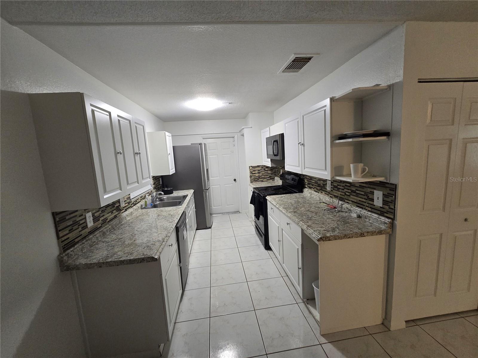 Image 6 of 18 For 773 Birchwood Circle