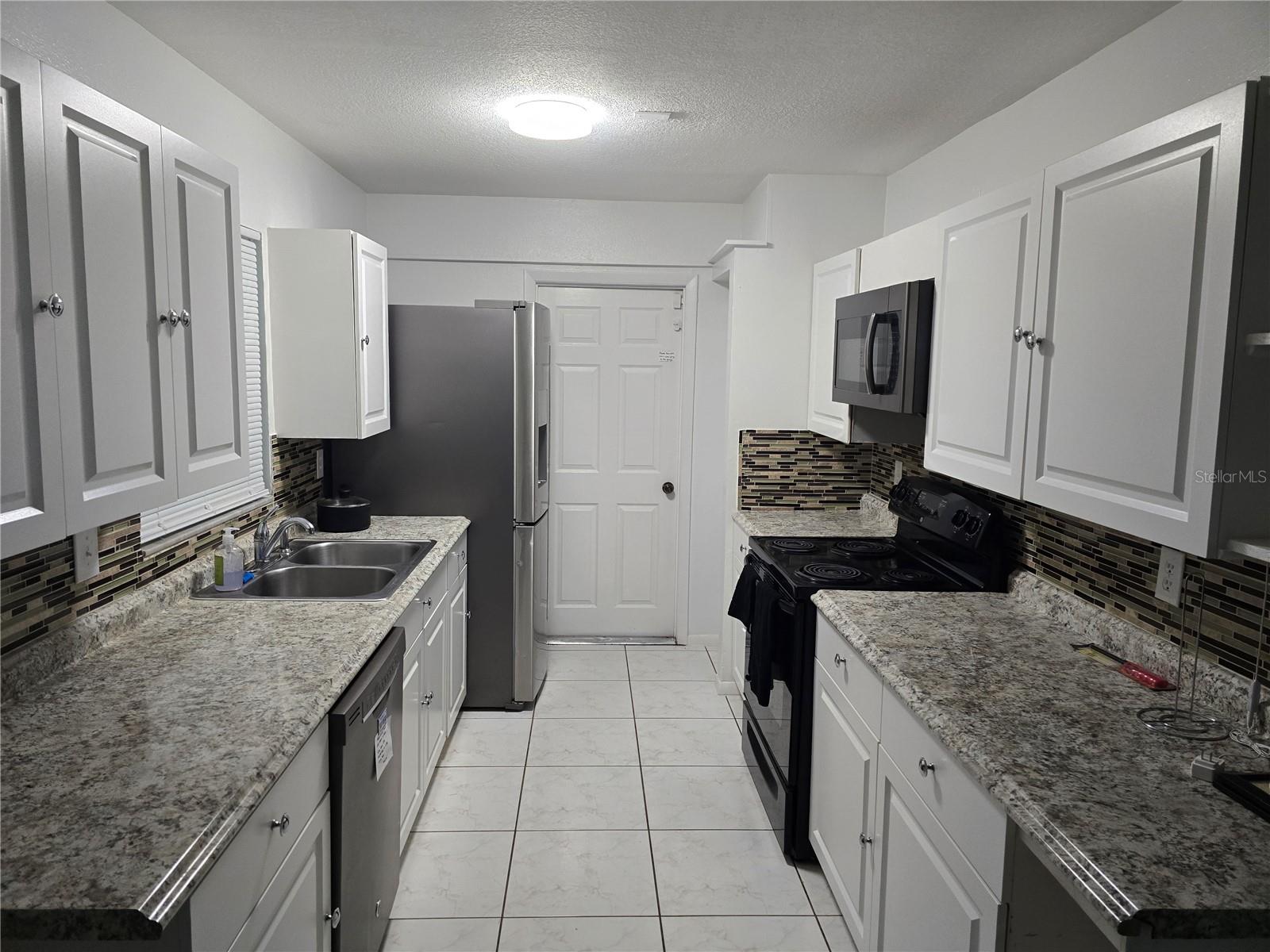Image 7 of 18 For 773 Birchwood Circle