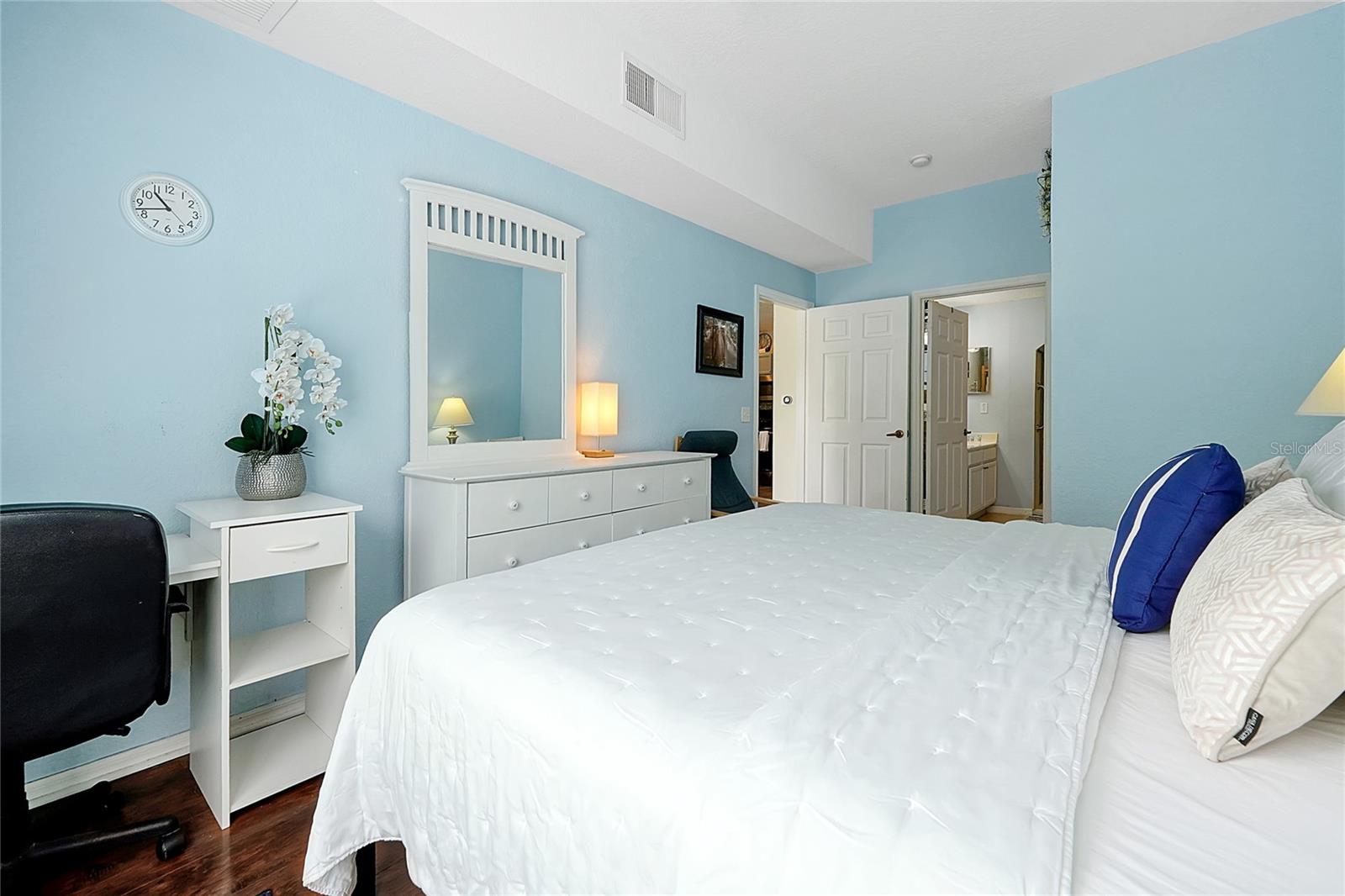 Image 14 of 51 For 2618 Lodi Circle  102