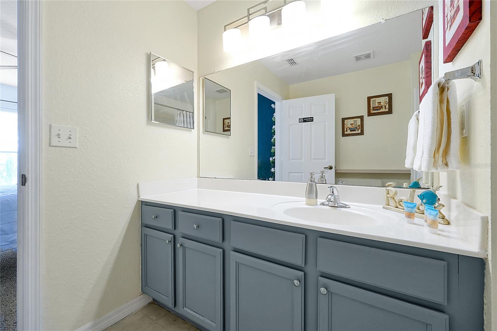 Image 27 of 51 For 2618 Lodi Circle  102