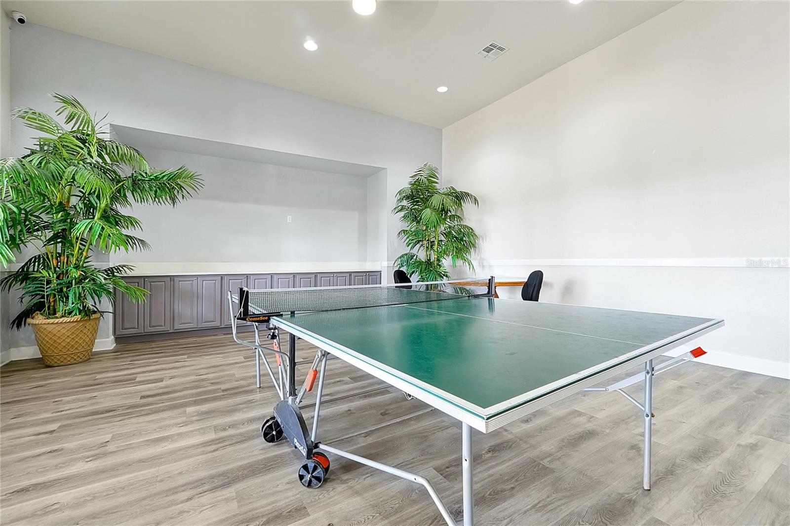 Image 40 of 51 For 2618 Lodi Circle  102