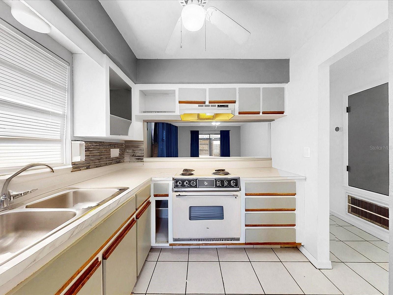 Image 3 of 23 For 2220 Barbados Court 2220