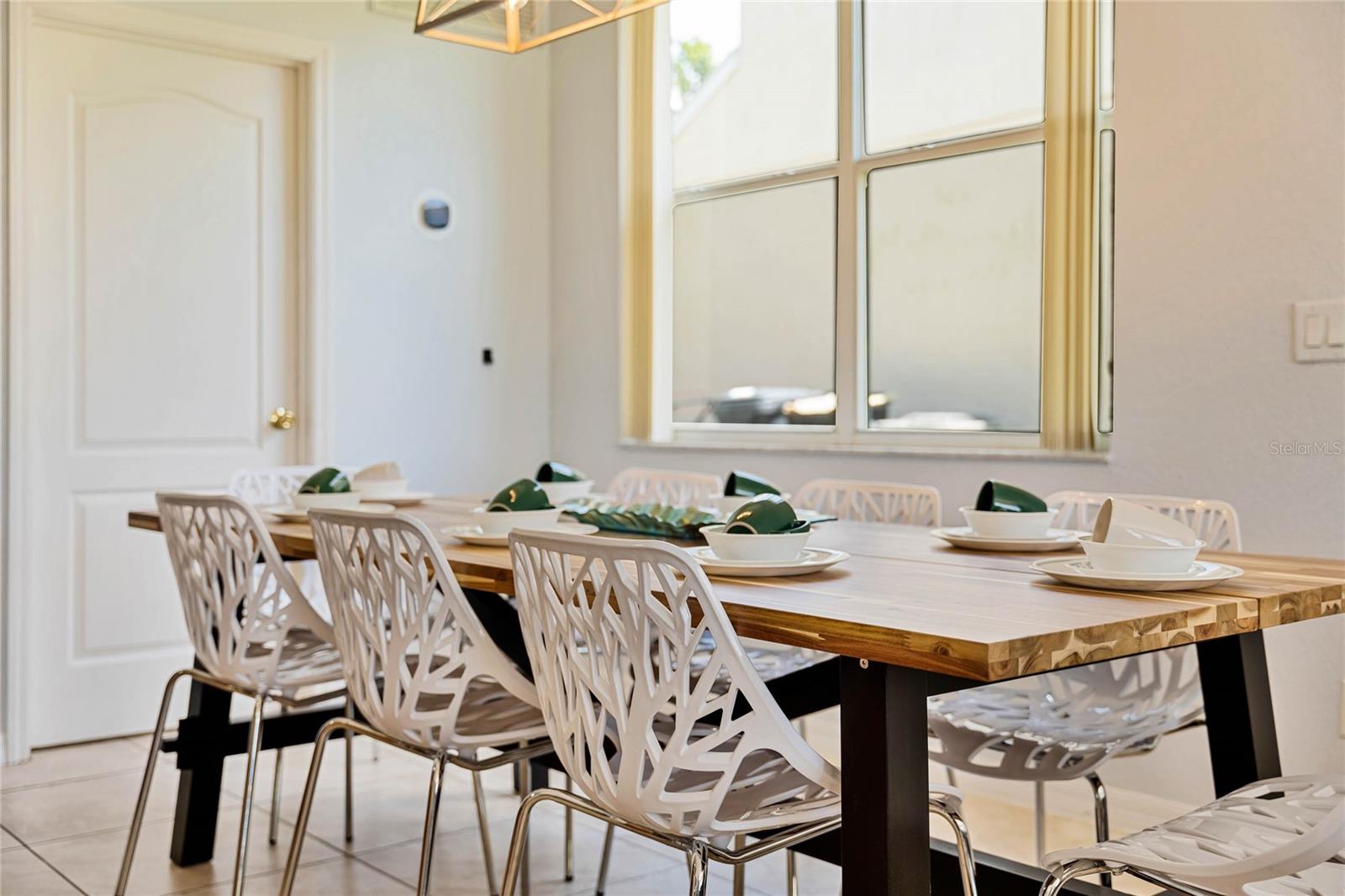 Image 13 of 33 For 606 Birkdale Street