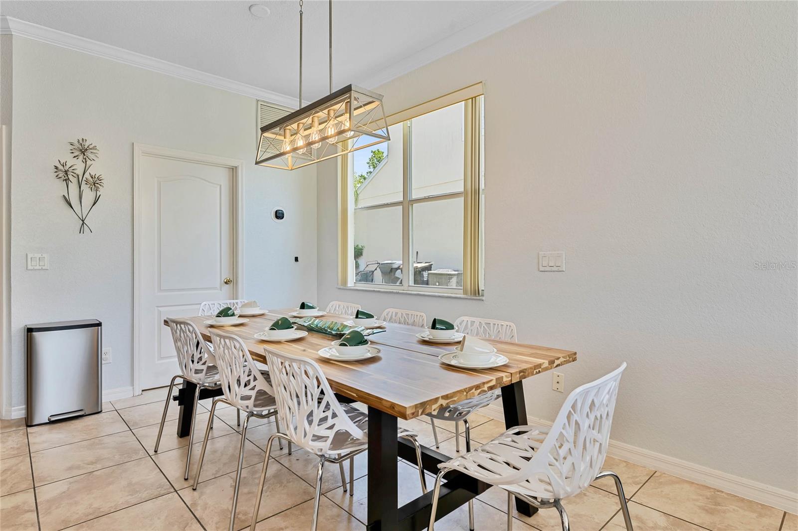 Image 14 of 33 For 606 Birkdale Street