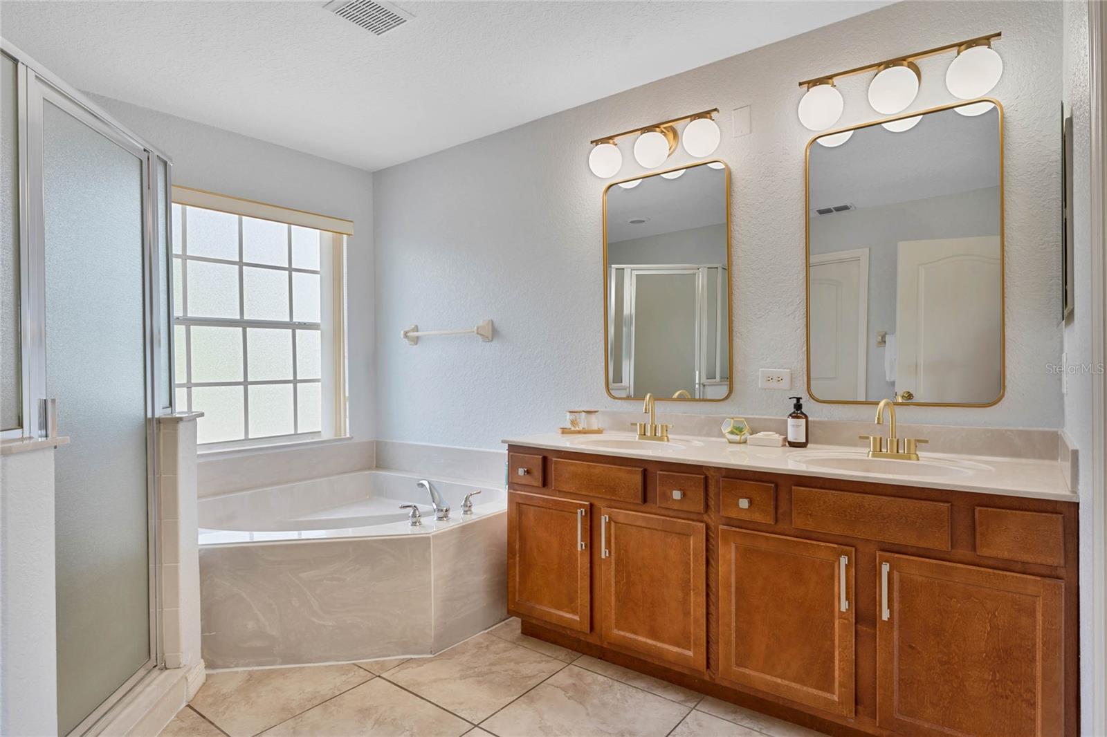 Image 21 of 33 For 606 Birkdale Street